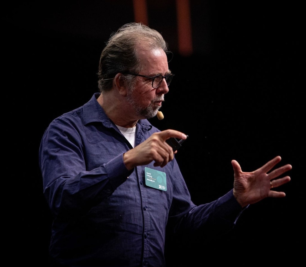 Henrik Kniberg speaking on stage